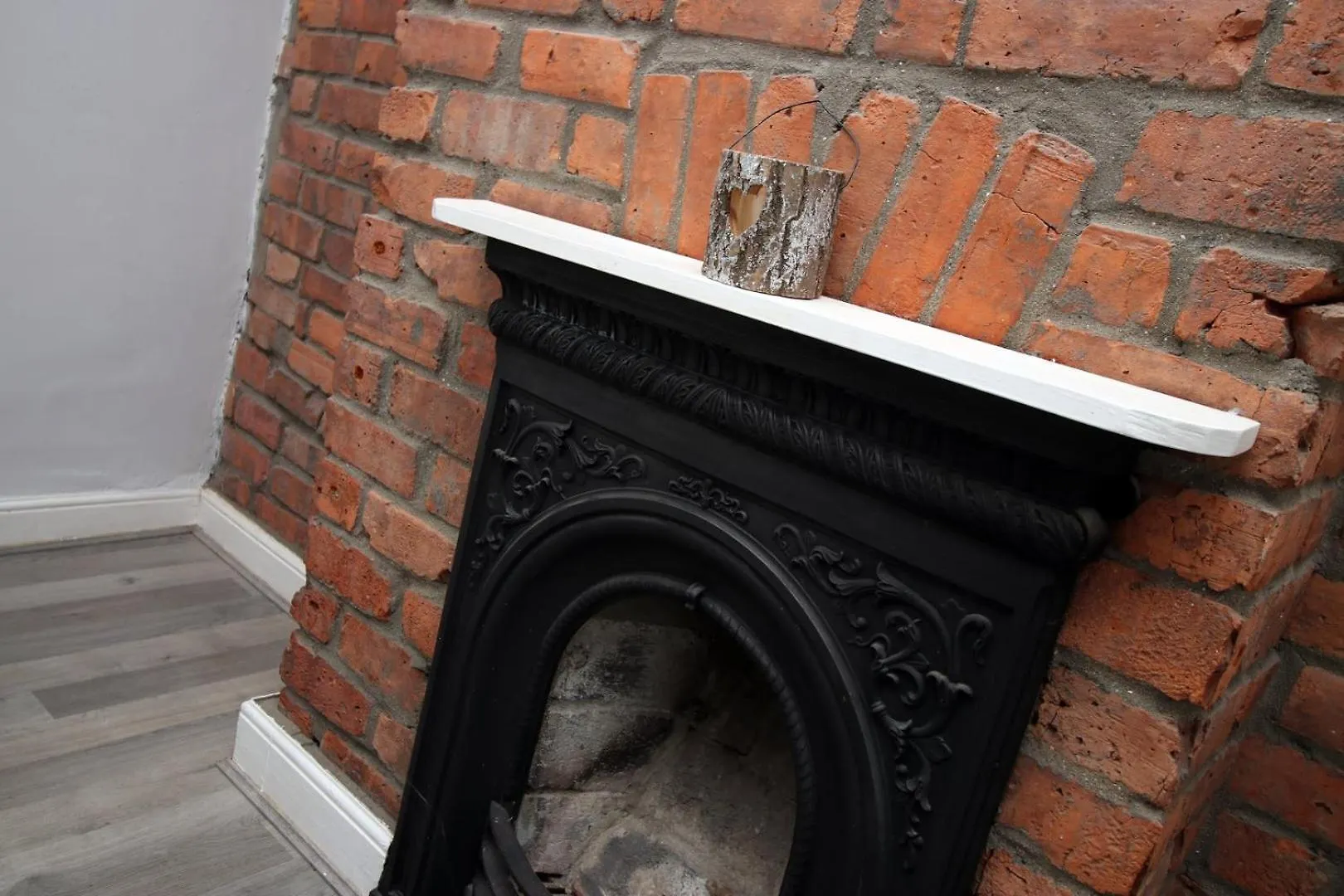 Guest house Parking | 2Br | Luxurious Hotel Cardiff United Kingdom