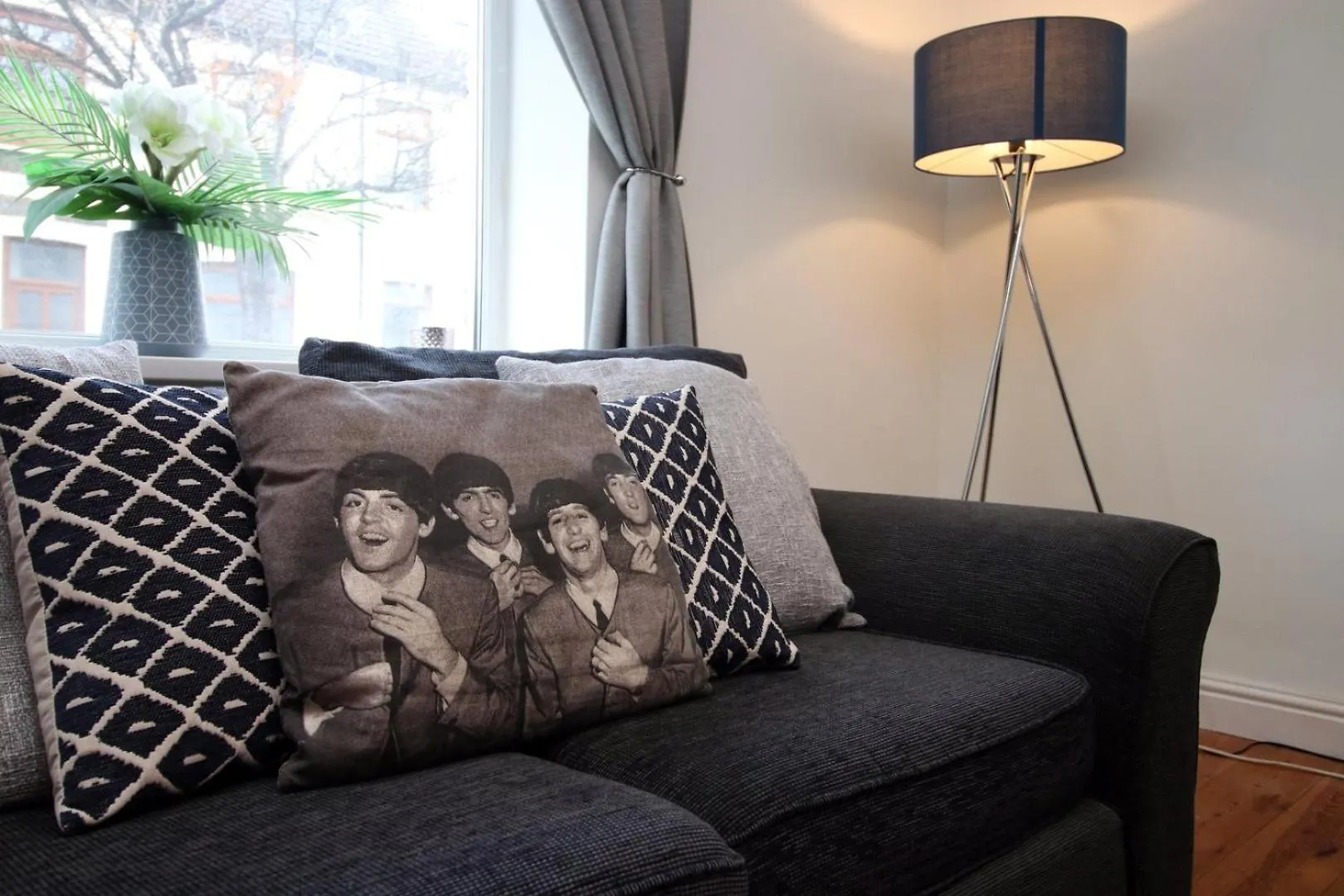 Parking | 2Br | Luxurious Hotel Cardiff 0*,