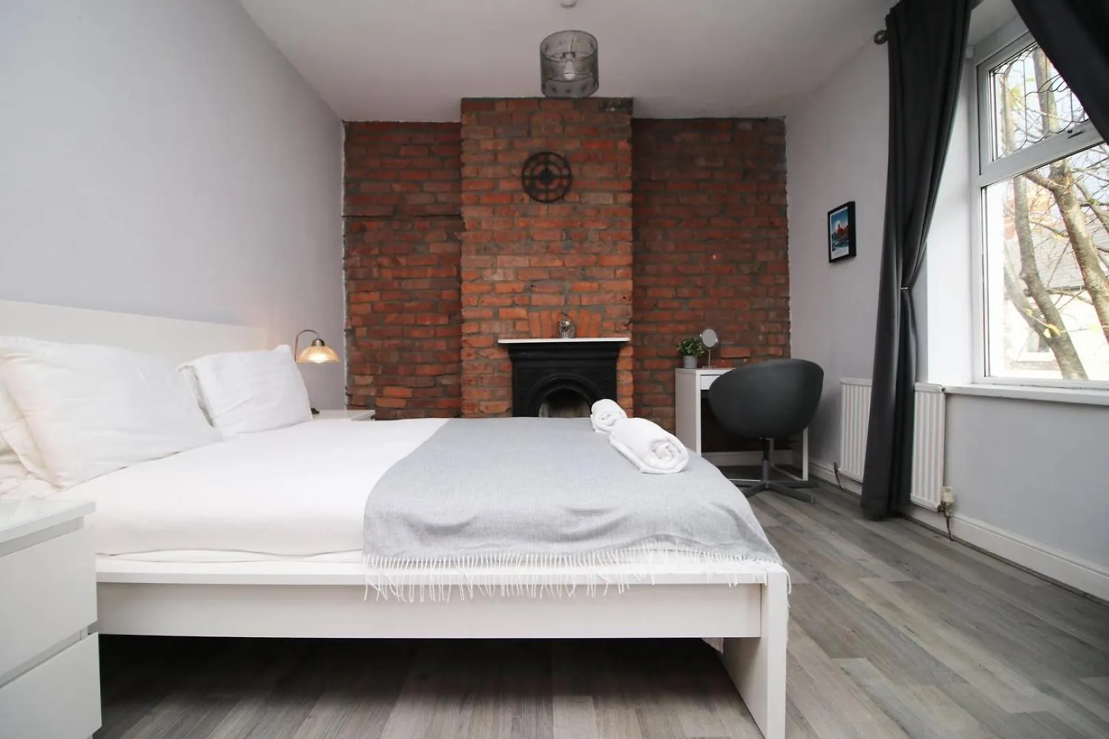 Parking | 2Br | Luxurious Hotel Cardiff