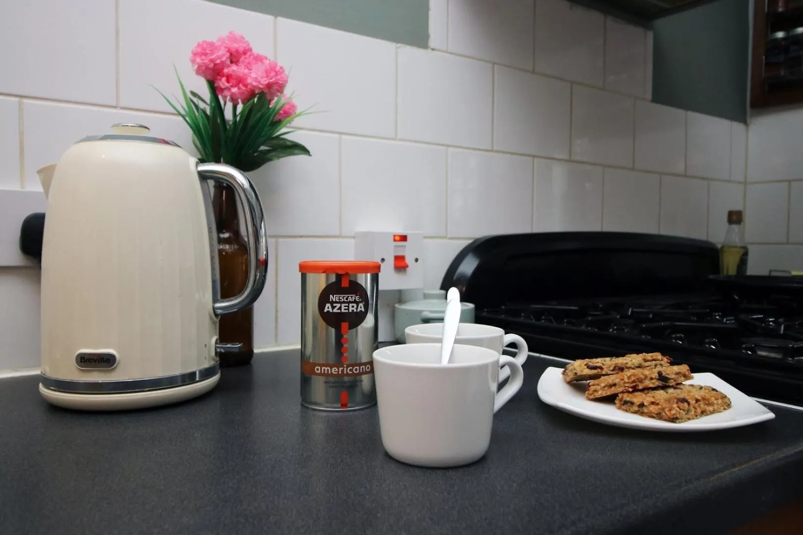 Parking | 2Br | Luxurious Hotel Cardiff Guest house
