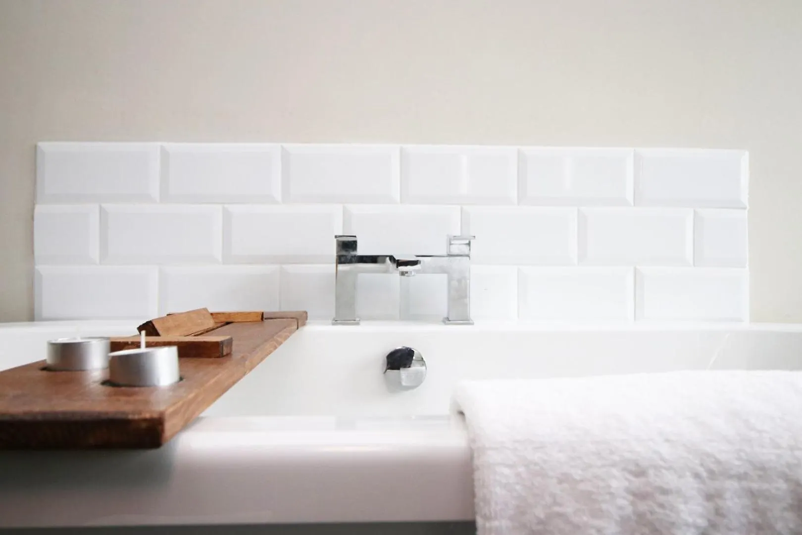 Hotel Parking | 2Br | Luxurious Cardiff Penzion